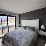 Mirlo Seaview Semesterbostad