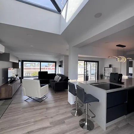 Mirlo Seaview Palm-mar