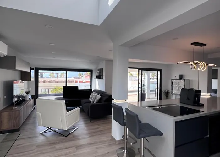 Mirlo Seaview Palm-mar